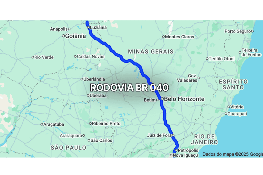 Mapa claro mostrando o trajeto da BR 040 no Brasil, com linha azul destacando a rodovia que liga Brasília ao Rio de Janeiro, passando por Belo Horizonte e diversas cidades importantes em áreas urbanas e rurais.