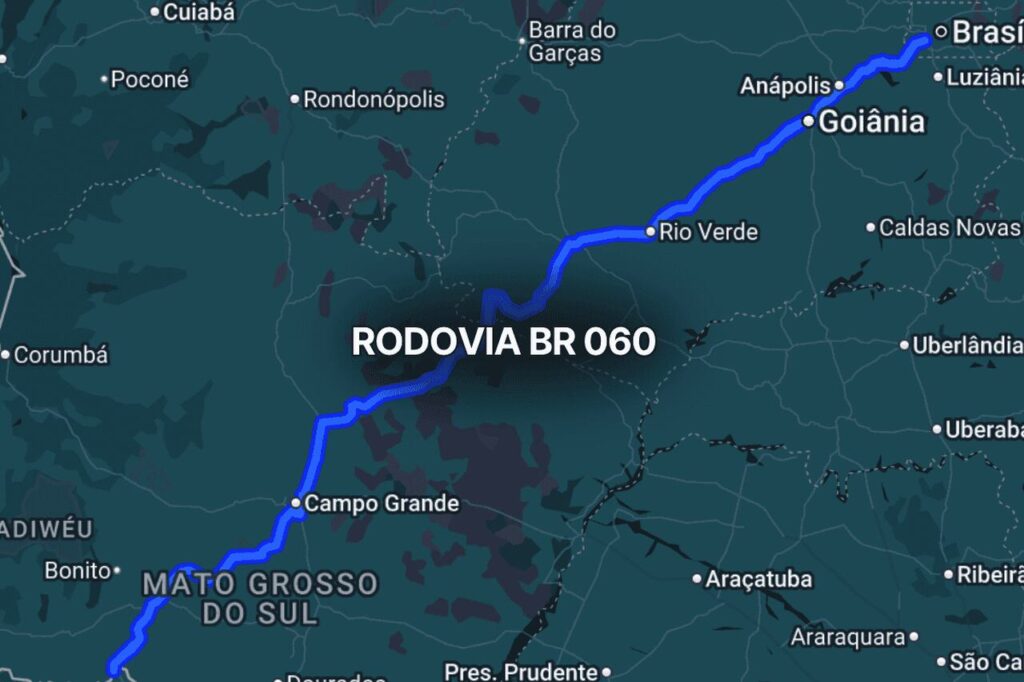 Mapa noturno destacando o trajeto principal da BR 060 no Brasil, com linhas azuis indicando a rodovia que conecta Brasília a Goiânia e outras regiões, incluindo interseções importantes com vias federais e estaduais.