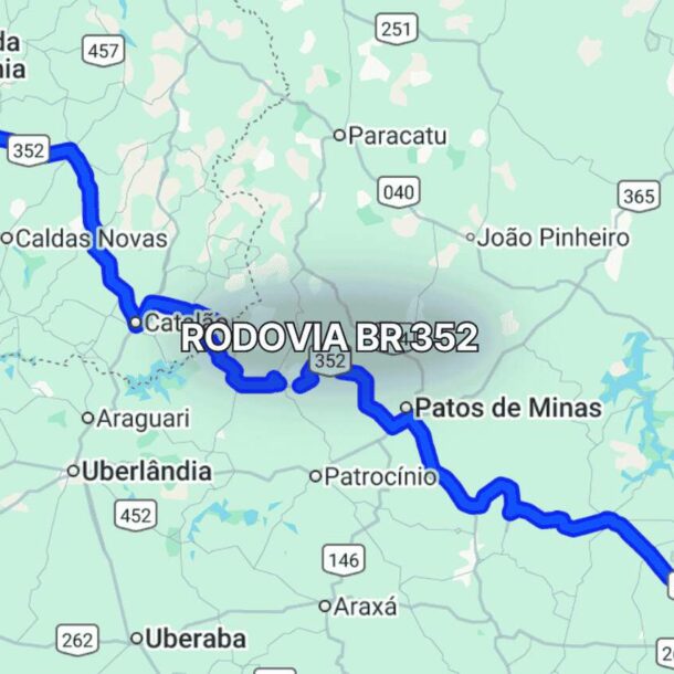 Mapa claro exibindo o trajeto da BR 352 no Brasil, com linha azul destacando a rodovia que atravessa Minas Gerais, conectando cidades do interior, áreas rurais e trechos que cruzam regiões agrícolas ao longo do percurso.