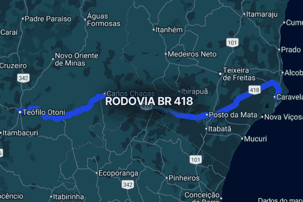 Mapa do leste brasileiro destacando a br 418 em azul, conectando Teófilo Otoni, em Minas Gerais, à cidade costeira de Caravelas, na Bahia, evidenciando sua função logística entre interior e litoral nordestino.