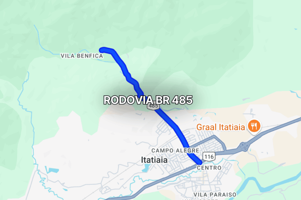 Mapa claro mostrando o trajeto da BR 485 no Brasil, com linha azul destacando a rodovia que liga Caxias do Sul ao Parque Nacional de Itatiaia, atravessando áreas serranas, regiões rurais e pontos turísticos importantes.