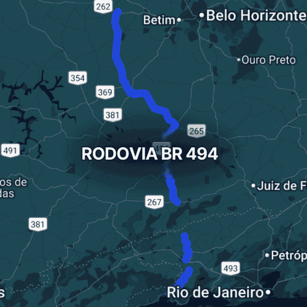 Mapa do sudeste brasileiro destacando a br 494 em azul, que percorre trechos de Minas Gerais e Rio de Janeiro, passando por regiões próximas a Belo Horizonte e Juiz de Fora, evidenciando sua importância no transporte rodoviário estadual.