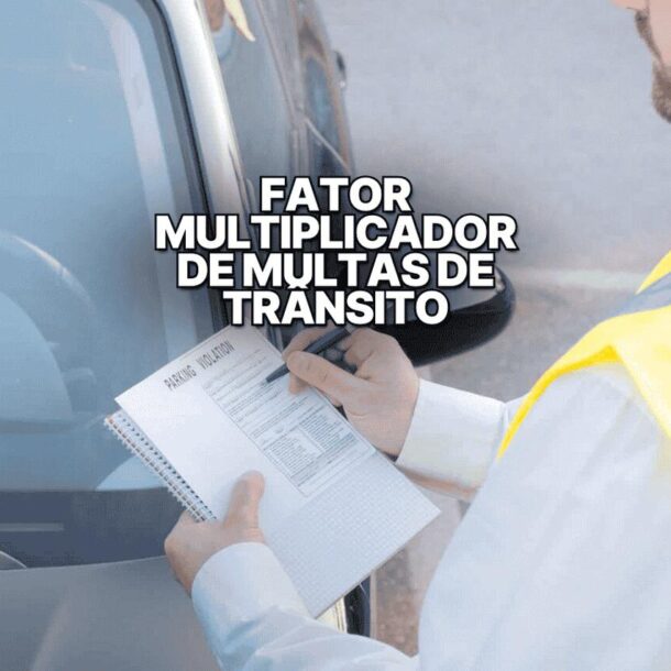 Agente de trânsito aplicando infração em carro estacionado, ilustrando o fator multiplicador de multas.