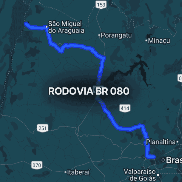 Mapa detalhado do centro-oeste brasileiro mostrando a br 080 em azul, conectando Brasília a São Miguel do Araguaia, passando por Planaltina e regiões de Goiás, destacando sua importância logística no transporte nacional.