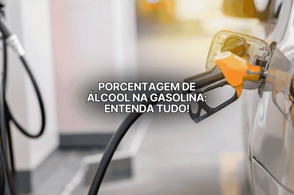 Bomba de combustível com bico amarelo abastecendo carro, ilustrando matéria sobre porcentagem de álcool na gasolina e seu impacto no desempenho.
