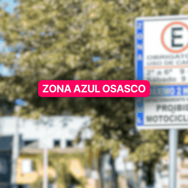 Placa de regulamentação da Zona Azul em Osasco, destacando regras de estacionamento com tempo limitado, exigência de cartão e proibição para motocicletas, com a legenda “Zona Azul Osasco” em destaque central.